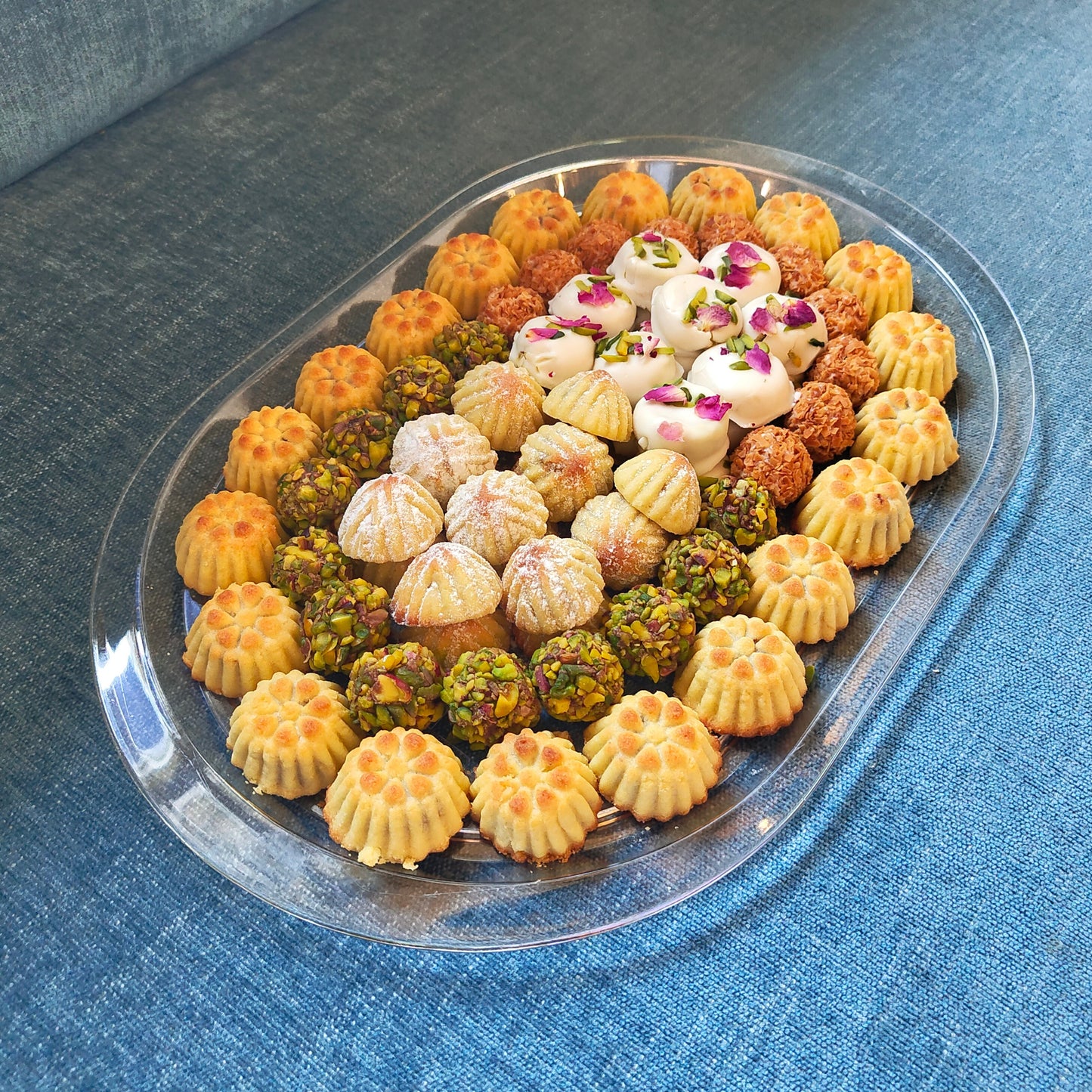 Rahash Balls & Maamoul Mix with Normal Tray