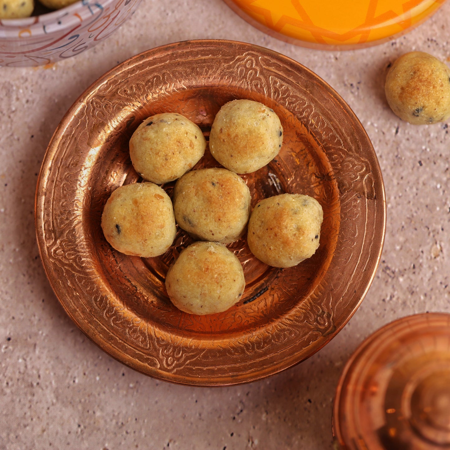 Kleicha with Walnut
