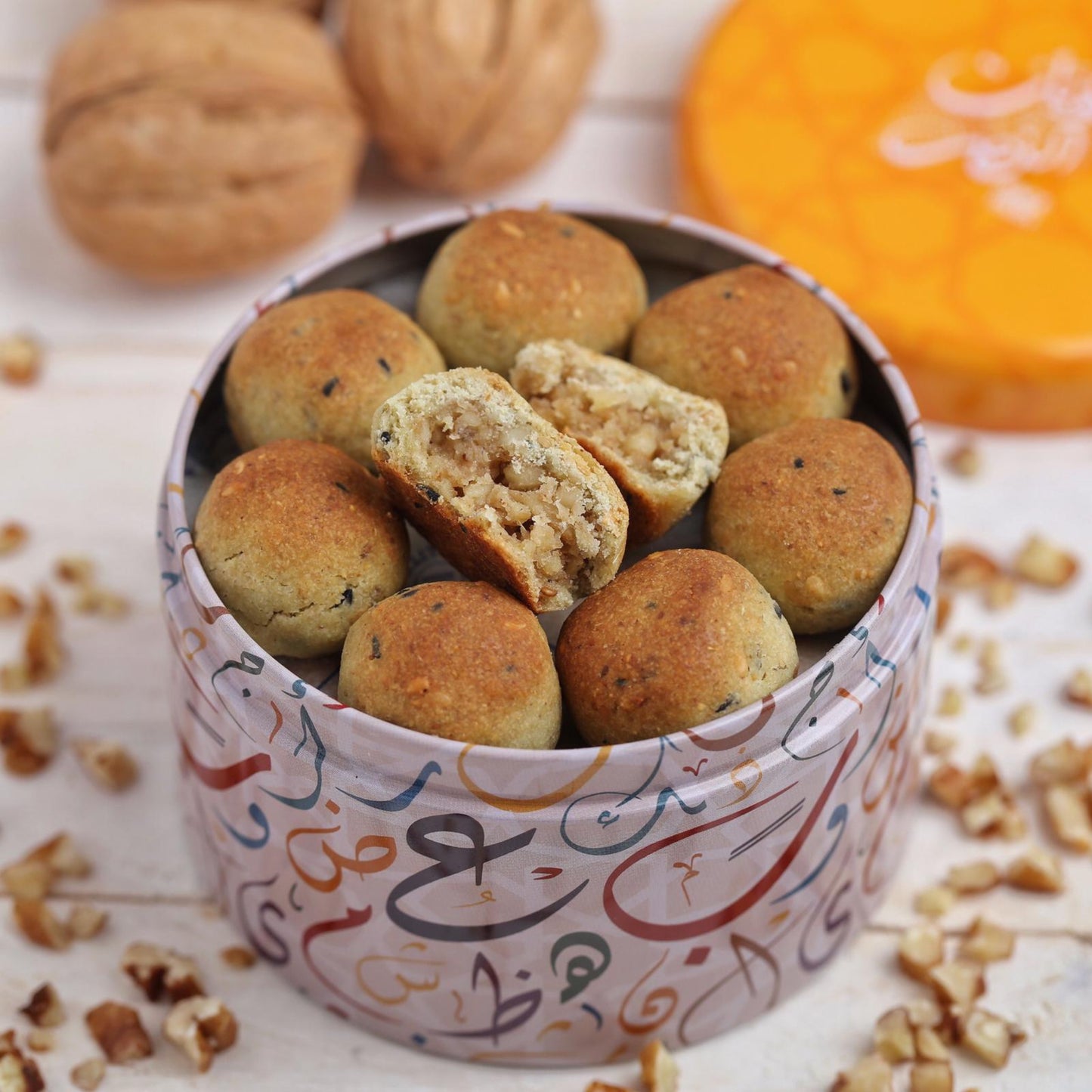 Mini Kleicha with Walnut