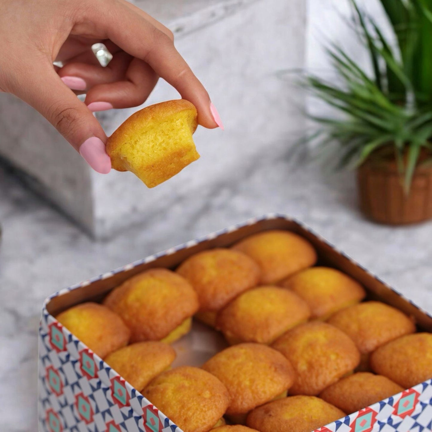 Mini Saffron Cake